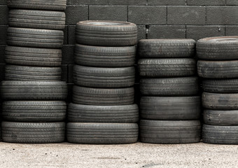 Used Rubber Tyre Stacks