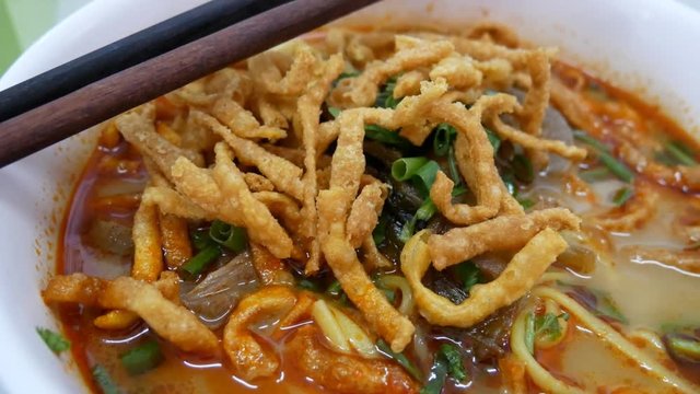 Curried noodle soup with beef, Northern Thailand style, Khao Soi Recipe.
