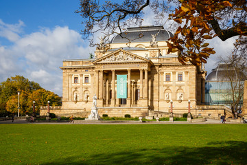 Wiesbaden, das Hessische Staatstheater. Blick aus dem Warmen Damm. 27.10.2017. 