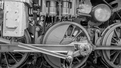 Steam locomotive power unit