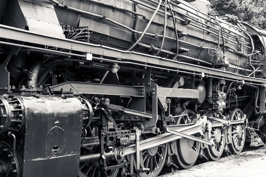 Steam locomotive power unit