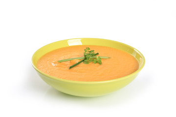 soupe de légumes sur fond blanc