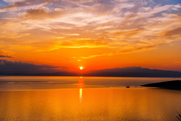 Fototapeta na wymiar Amazing sea sunset