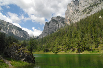 Fototapeta na wymiar Lakeside of Green lake in the alps, Tragöß, Austria