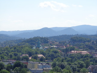 Fototapeta na wymiar widok z wieży widokowej Grzybek na miasto Jelenia Góra