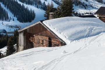 Fototapeta na wymiar Schihütte im Schnee