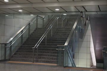 地下鉄階段