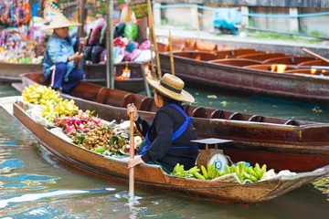 Foto op Aluminium Traditional floating market in Damnoen Saduak near Bangkok. Thailand © preto_perola