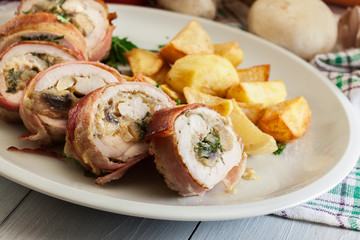 Chicken breast stuffed with champignon