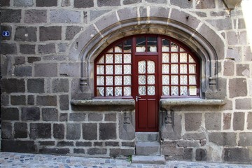 Fototapeta premium maisons de Besse et Saint Anastaise, 63, Auvergne