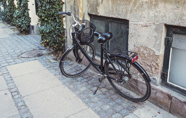 Fototapeta na wymiar Vintage bicycle on the street.