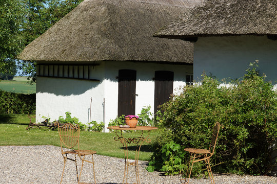 Reetdachhaus im Dorf Siggeneben , Ostholstein, Schleswig-Holstein