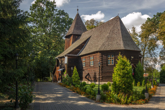 Kościół św. Jadwigi, Komorzno, gm. Wołczyn, pow. kluczborski, woj. opolskie