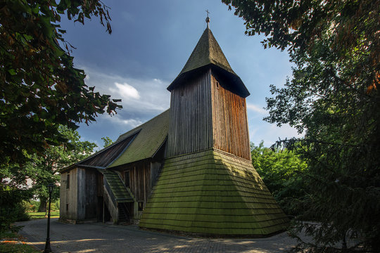 Kościół św. Jadwigi, Komorzno, gm. Wołczyn, pow. kluczborski, woj. opolskie