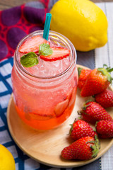 Strawberry juice and lemon soda juice mixed with soda. Add flavor Improve the health of the body can do at home. Juice on empty days Or party