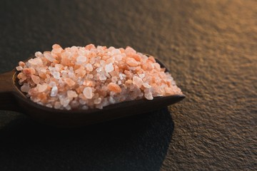 Fototapeta na wymiar Himalayan salt in a scoop