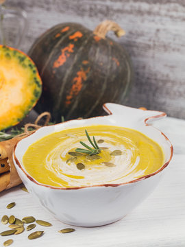 Pumpkin soup with cream and pumpkin seeds