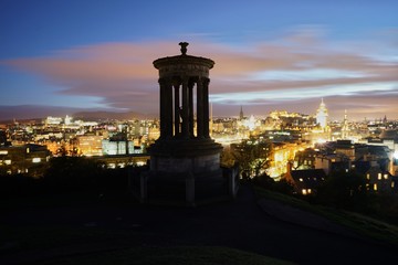 Panorama di Edimburgo Scozia di notte