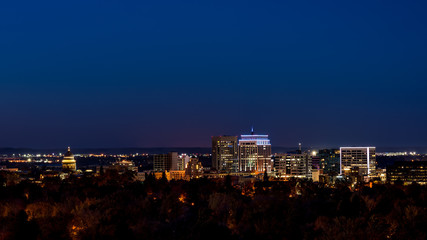 Obraz premium Night view of Boise Idaho with blue sky