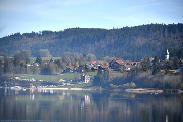 Lac de Saint-Point et Village de Malbuisson (Doubs)