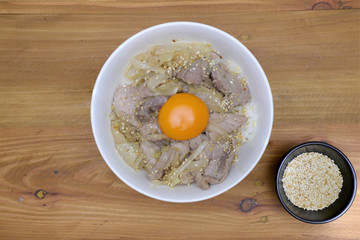 fried pork with onion