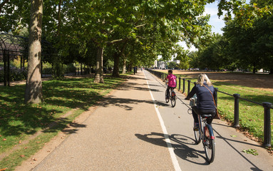 London. Guide Park bike pass.