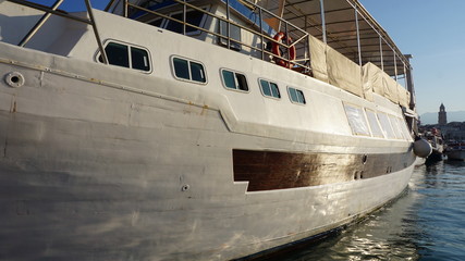split harbor from a boat