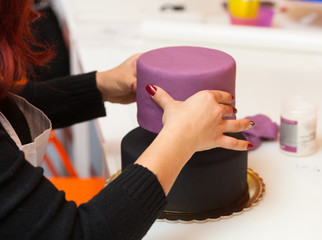 Figures of Halloween with fondant paste or sugar paste.