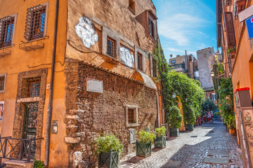 Fototapeta na wymiar Picturesque alley in Trastevere