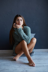 Naklejka premium Cute morning girl