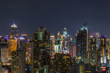Fototapeta na wymiar Bangkok City Night : バンコク・夜景・ビル