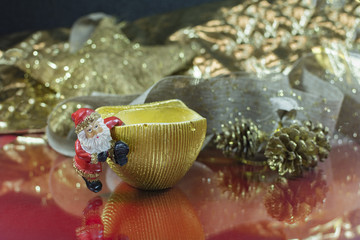 Papá Noel en la mesa de navidad