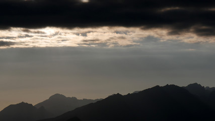 Fototapeta premium Tramonto su panorama delle Alpi Italiane