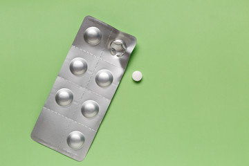 Foil blister pack with round pills