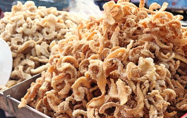 fried crisp pork skin