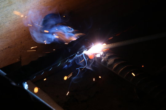 Welding of the reinforcing steel rods for reinforced concrete