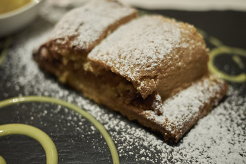 Strudel apple cake