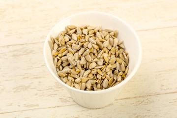 Peeled sunflower seeds