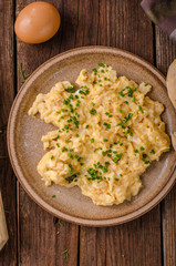 Scrambled eggs with herbs
