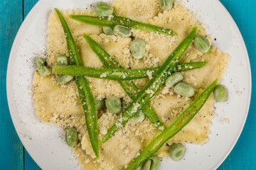 Italian Style Chicken and Pancetta Ravioli Pasta With Green Beans