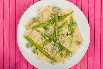 Italian Style Chicken and Pancetta Ravioli Pasta With Green Beans