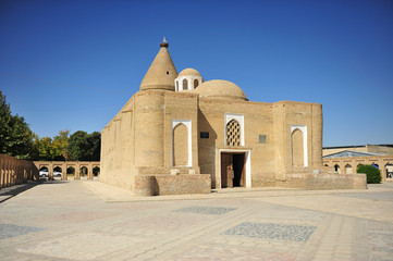 Fototapeta premium Bukhara: Chashma-Ayub Mausoleum