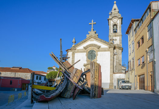 Church Paroquial de Santa Marinha with shipwreck
