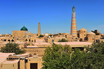 Fototapeta na wymiar Khiva: minarets and domes of old town