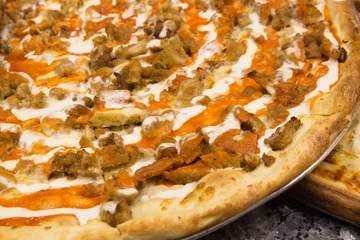 Foto auf Acrylglas Pizzeria Buffalo chicken pizza pie