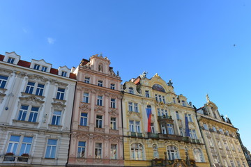 Fototapeta na wymiar Historische Gebäude am Platz der Republik in Prag Neustadt 