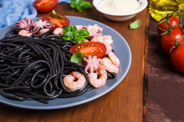 Black spaghetti with seafood