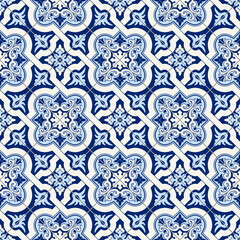 Prachtige naadloze patroon wit blauwe Marokkaanse, Portugese tegels, Azulejo, ornamenten. Kan worden gebruikt voor behang, opvulpatronen, webpagina-achtergrond, oppervlaktestructuren.