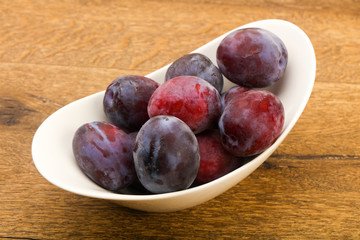 Plums in the bowl