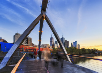 Fototapeta premium ME Walker Bridge Blur People